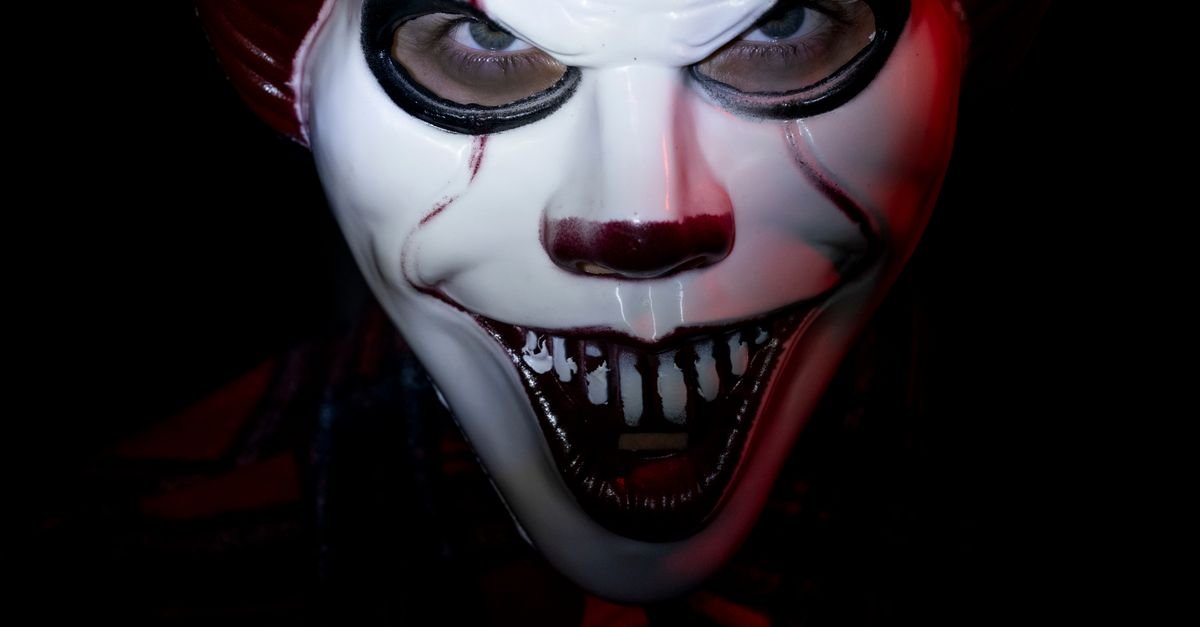 Spook Your iPhone: The Ultimate Guide to Halloween Wallpapers for iPhone